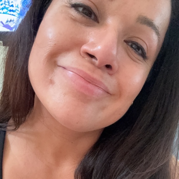 Meet your Posher, Emily - Picture 2 of 4